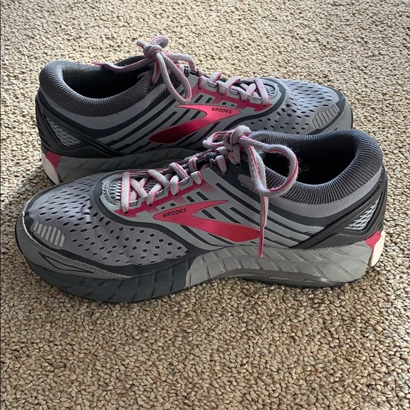 Brooks Shoes - Brooks Ariel 18 Tennis Shoes